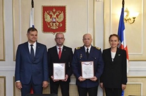 Исполком Народного фронта отметил двух прикамцев благодарственными письмами за помощь жителям Донбасса