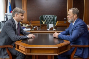 Игорь Комаров провел рабочую встречу с главой «Роскосмоса»