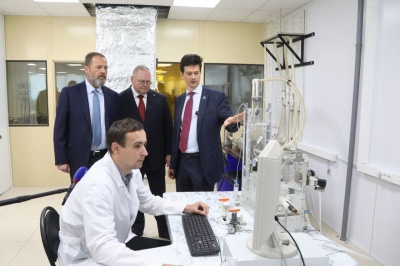 Игорь Комаров оценил в Пензе производство новых медицинских изделий «МедИнж»