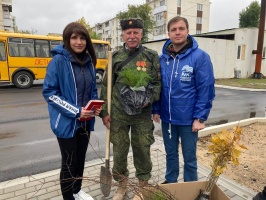 «Зелёный подарок» от Кудымкарского округа: саженцы для школьных территорий Северодонецка