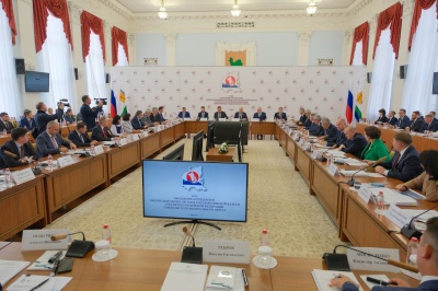 Законодатели ПФО предложили принять федеральный закон о патриотическом воспитании