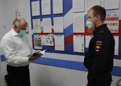 В Кудымкаре председатель Общественного совета при территориальном отделе внутренних дело проверил работу участковых уполномоченных полиции