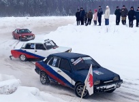 Лёд, вода и скорость: в Кудымкарском округе состоялись автогонки «Снежная пыль»