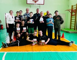 Самковской школе прошла военно-спортивная игра "Защитники Отечества"