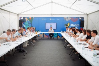 На площадке Форума «iВолга» обсудили вопросы реализации окружных проектов и государственной молодежной политики в регионах ПФО