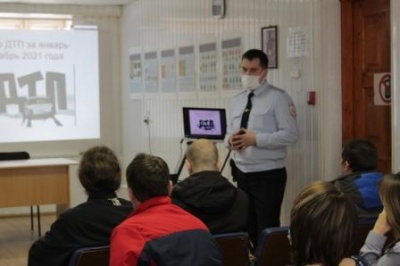 В Кудымкаре сотрудники полиции совместно с представителями уголовно-исполнительной инспекции провели профилактическое мероприятие для лиц, осужденных за повторное управление автомобилем в состоянии опьянения