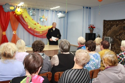 В Кудымкарском муниципальном округе полицейские и общественники напомнили пенсионерам о том, как не стать жертвой обмана