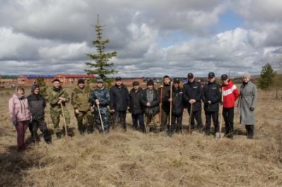 В Кудымкаре полицейские и общественники приняли участие в акции «Парк Победы»