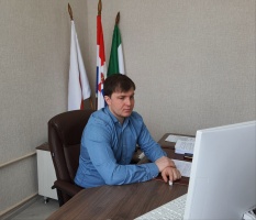 Председатель Думы Михаил Петров приняли участие в семинаре по национальным проектам в формате ВКС.