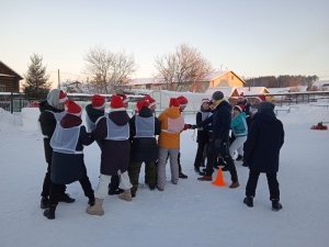 «Новогодние веселые старты» в Кудымкарском муниципальном округе объединили детей и полицейских