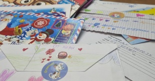 Жители Прикамья начали отправлять по почте письма Деду Морозу 