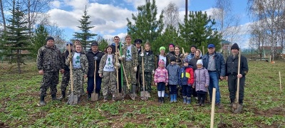 В Кудымкарском муниципальном округе полицейские, ветераны ОВД и учащиеся присоединились к акции «Сад Памяти»