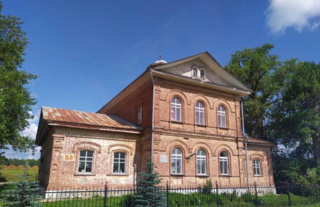 Муниципальное бюджетное учреждение                               "КУВИНСКИЙ КРАЕВЕДЧЕСКИЙ МУЗЕЙ "ИСТОК"