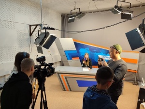 В Кудымкаре воспитанники социального учреждения в рамках акции «Каникулы с Общественным советом» побывали с экскурсией в местной телерадиокомпании.