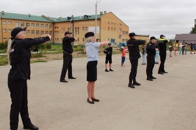 Кудымкарские полицейские и общественники присоединились к акции «Зарядка со стражем порядка»