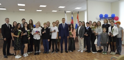 В Перми в День Государственного флага Российской Федерации состоялась торжественная церемония вручения паспортов юным гражданам страны