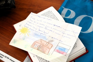 В краевом парламенте показали трофеи из зоны СВО и личные вещи бойцов из Прикамья
